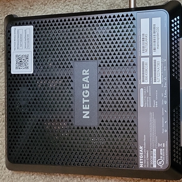 Netgear Nighthawk AC1900 WiFi Cable Modem Router - Picture 6 of 10
